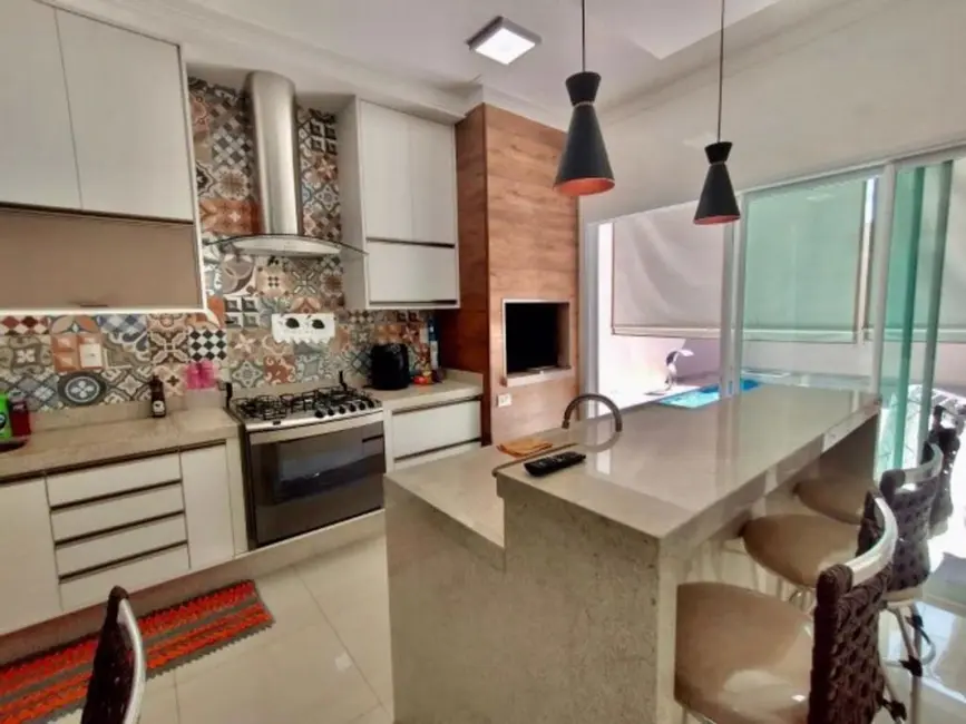 Foto 2 de Casa de Condomínio com 3 quartos à venda, 300m2 em Conjunto Habitacional Doutor Antônio Villela Silva, Aracatuba - SP