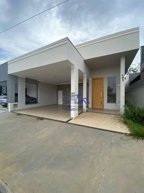 Foto 1 de Casa de Condomínio com 3 quartos à venda, 200m2 em Petit-Trianon, Aracatuba - SP