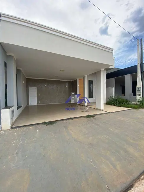 Foto 2 de Casa de Condomínio com 3 quartos à venda, 200m2 em Petit-Trianon, Aracatuba - SP