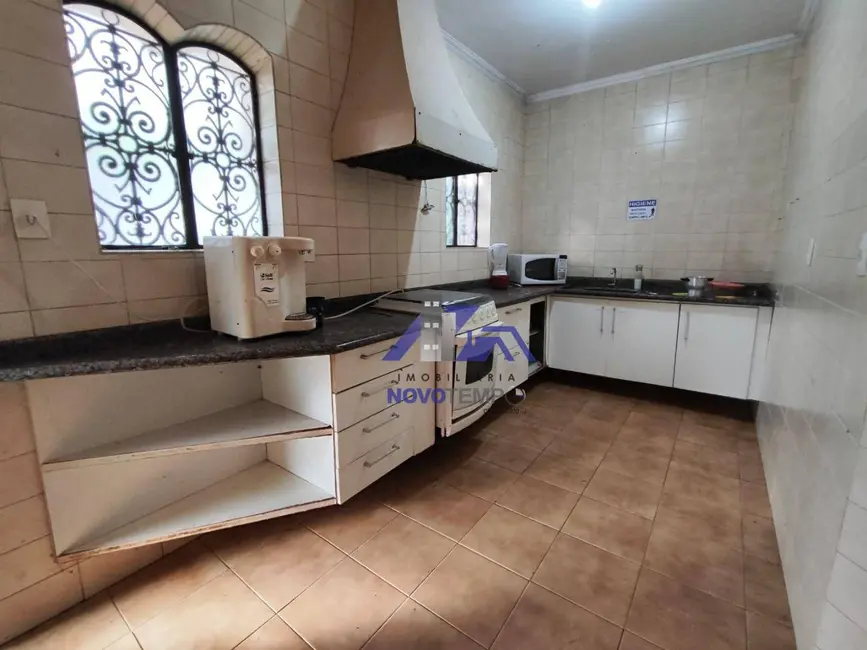 Foto 5 de Casa com 5 quartos à venda e para alugar, 1800m2 em Três Montanhas, Osasco - SP