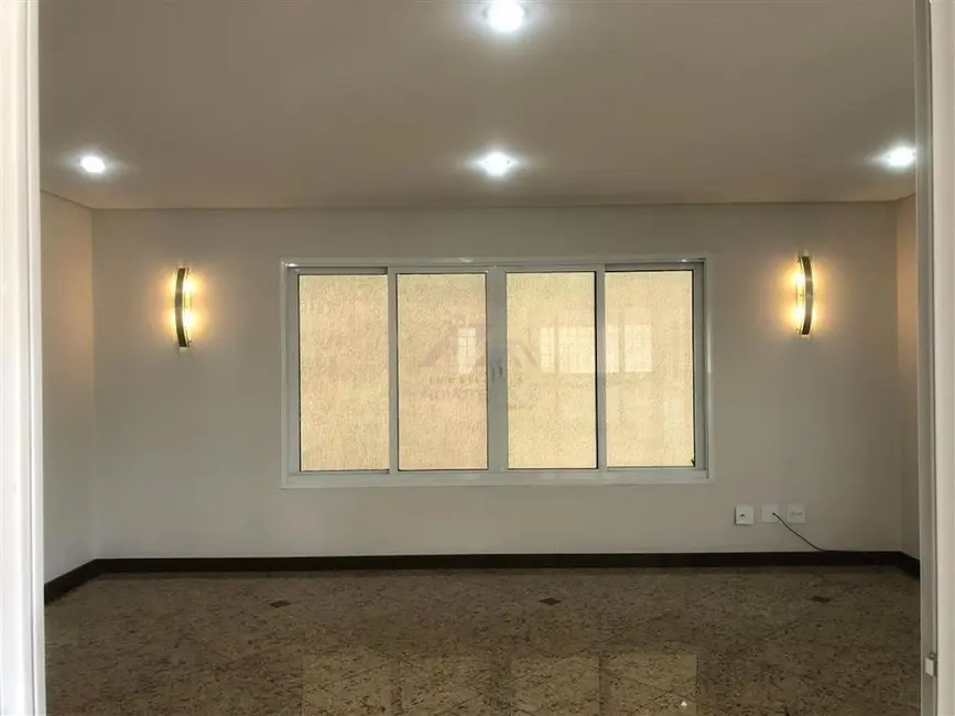 Sobrado com 4 quartos para alugar, 420m2 em Barueri - SP - imagem 6 Foto 6 de Sobrado com 4 quartos para alugar, 420m2 em Barueri - SP