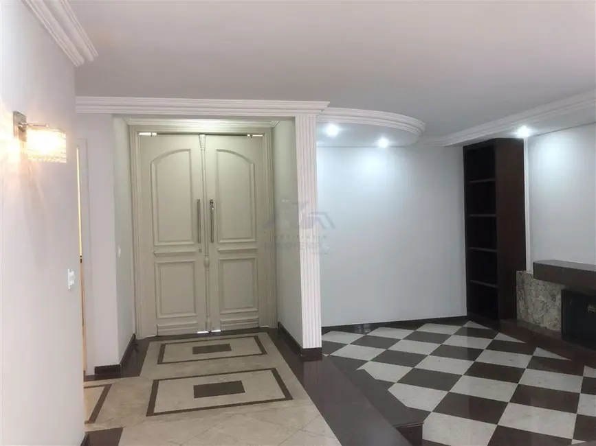Sobrado com 4 quartos para alugar, 420m2 em Barueri - SP - imagem 4 Foto 4 de Sobrado com 4 quartos para alugar, 420m2 em Barueri - SP
