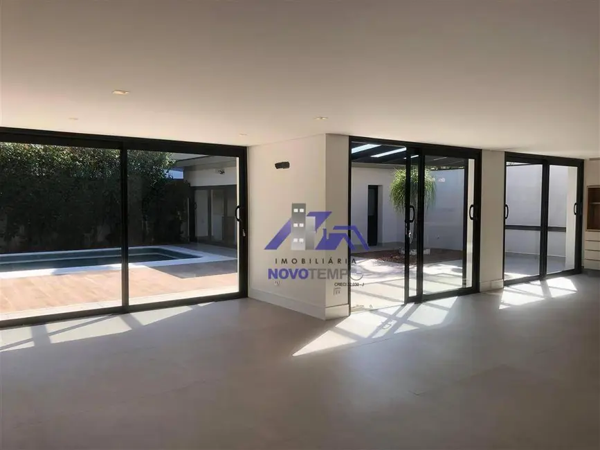 Sobrado com 5 quartos para alugar, 420m2 em Barueri - SP - imagem 5 Foto 5 de Sobrado com 5 quartos para alugar, 420m2 em Barueri - SP