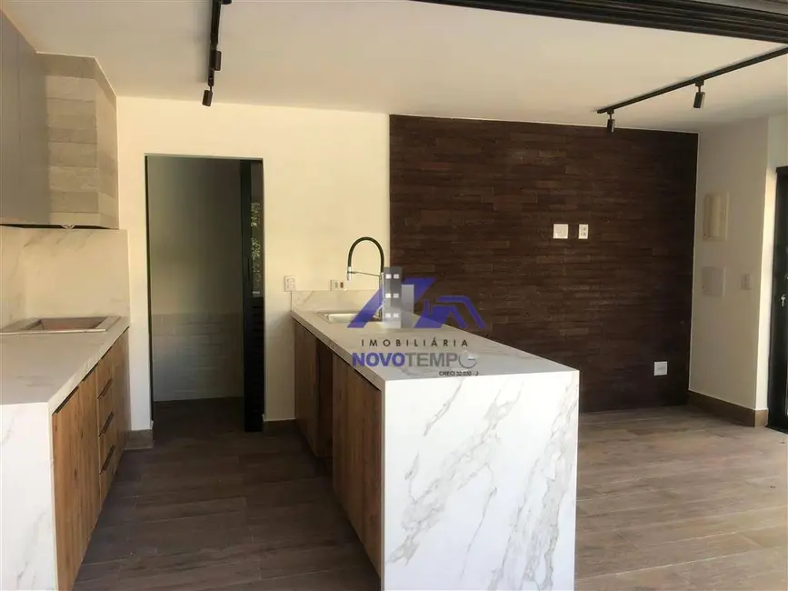 Sobrado com 5 quartos para alugar, 420m2 em Barueri - SP - imagem 9 Foto 9 de Sobrado com 5 quartos para alugar, 420m2 em Barueri - SP