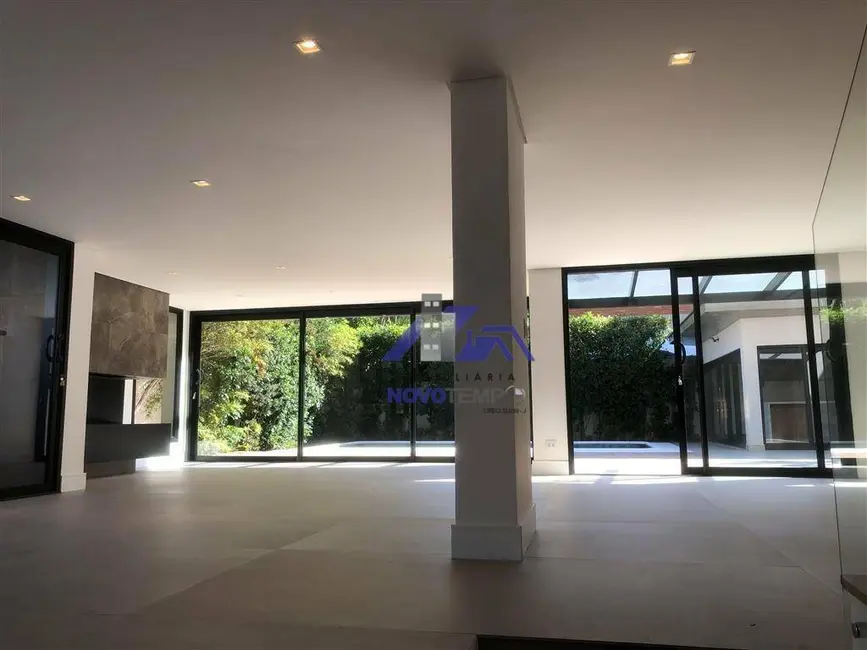 Sobrado com 5 quartos para alugar, 420m2 em Barueri - SP - imagem 4 Foto 4 de Sobrado com 5 quartos para alugar, 420m2 em Barueri - SP