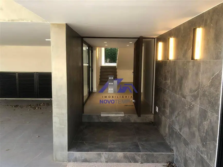 Sobrado com 5 quartos para alugar, 420m2 em Barueri - SP - imagem 3 Foto 3 de Sobrado com 5 quartos para alugar, 420m2 em Barueri - SP