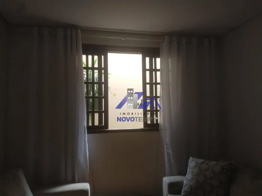 Foto 3 de Sobrado com 3 quartos à venda, 125m2 em Jardim Tupanci, Barueri - SP