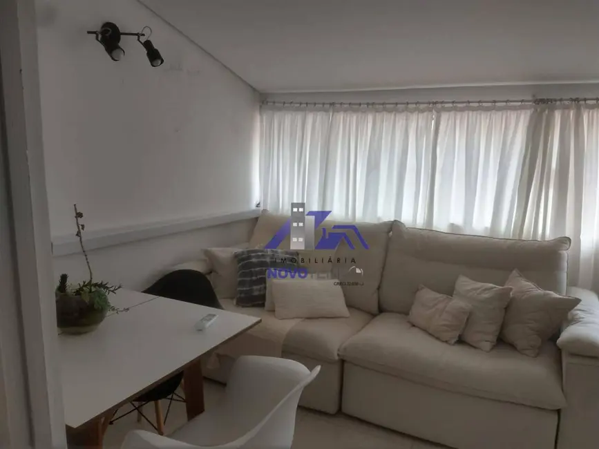 Sobrado com 3 quartos à venda, 125m2 em Jardim Tupanci, Barueri - SP - imagem 2 Foto 2 de Sobrado com 3 quartos à venda, 125m2 em Jardim Tupanci, Barueri - SP