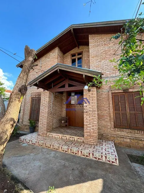 Foto 9 de Casa com 3 quartos à venda, 450m2 em Guararapes - SP