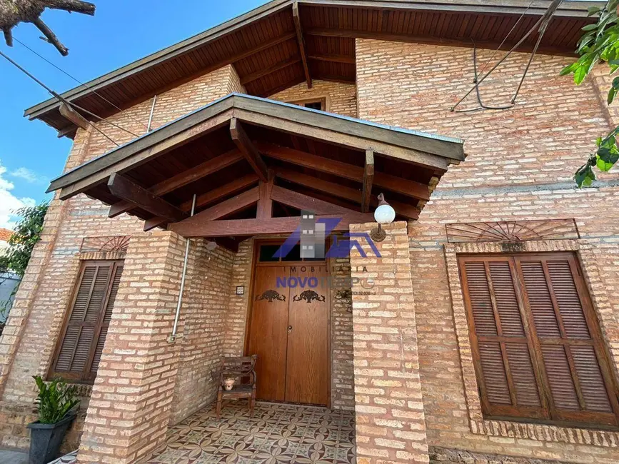 Foto 8 de Casa com 3 quartos à venda, 450m2 em Guararapes - SP