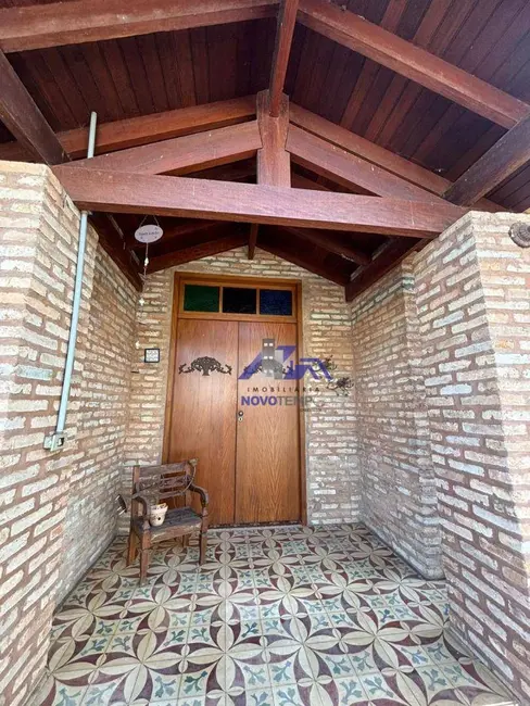 Foto 4 de Casa com 3 quartos à venda, 450m2 em Guararapes - SP