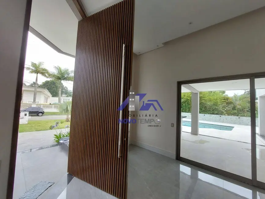 Casa de Condomínio com 4 quartos à venda, 1520m2 em Alphaville Empresarial, Barueri - SP - imagem 3 Foto 3 de Casa de Condomínio com 4 quartos à venda, 1520m2 em Alphaville Empresarial, Barueri - SP