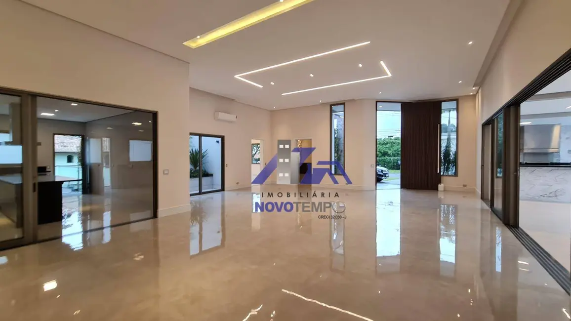Casa de Condomínio com 4 quartos à venda, 1520m2 em Alphaville Empresarial, Barueri - SP - imagem 2 Foto 2 de Casa de Condomínio com 4 quartos à venda, 1520m2 em Alphaville Empresarial, Barueri - SP