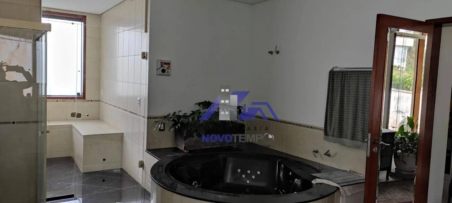 Casa de Condomínio com 5 quartos à venda e para alugar, 1600m2 em Residencial Tamboré, Barueri - SP - imagem 6 Foto 6 de Casa de Condomínio com 5 quartos à venda e para alugar, 1600m2 em Residencial Tamboré, Barueri - SP