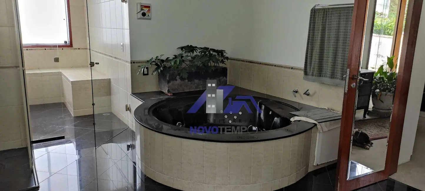 Casa de Condomínio com 5 quartos à venda e para alugar, 1600m2 em Residencial Tamboré, Barueri - SP - imagem 8 Foto 8 de Casa de Condomínio com 5 quartos à venda e para alugar, 1600m2 em Residencial Tamboré, Barueri - SP