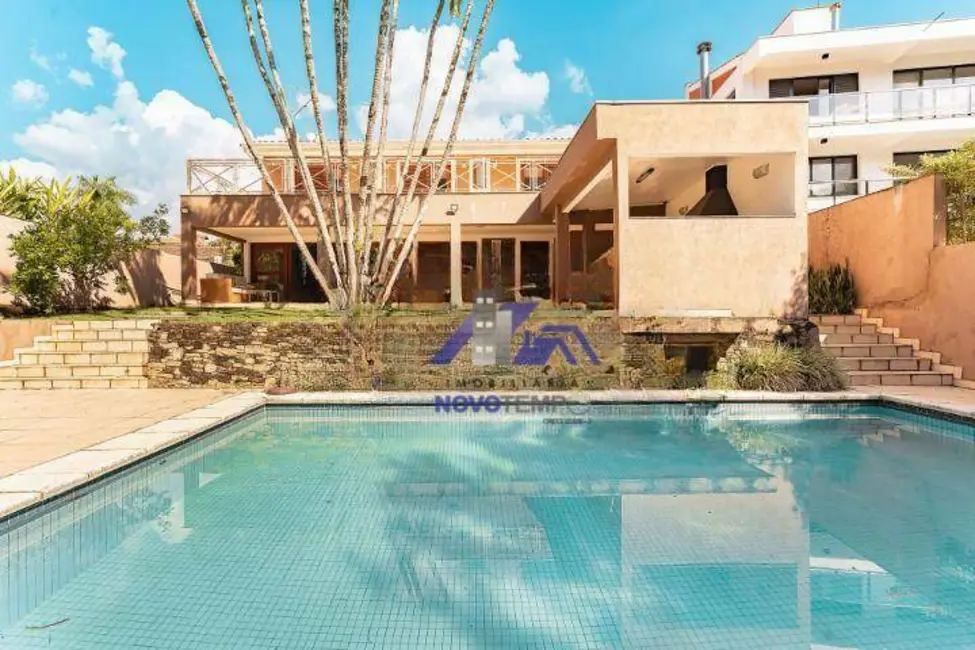 Foto 2 de Sobrado com 5 quartos à venda, 720m2 em Barueri - SP