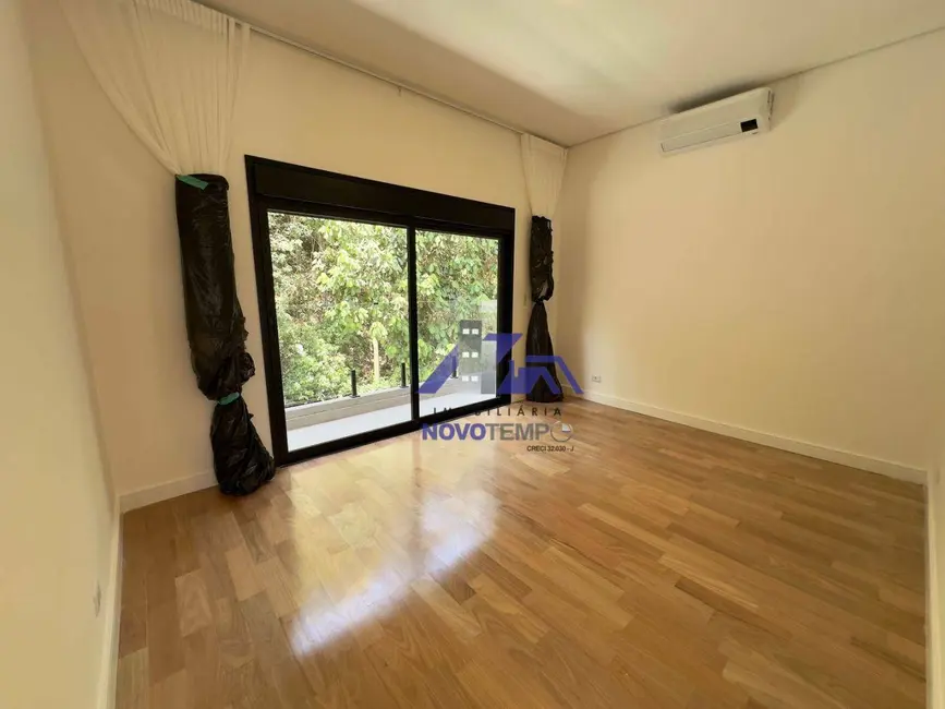 Foto 8 de Sobrado com 3 quartos à venda, 150m2 em Santana De Parnaiba - SP