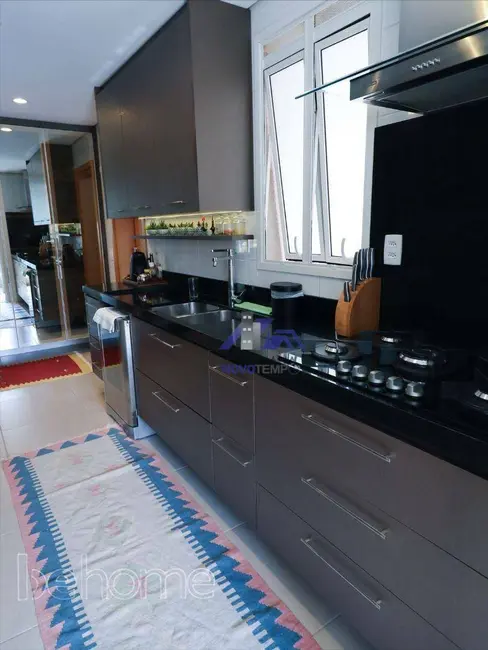 Foto 8 de Apartamento com 4 quartos à venda, 224m2 em Santana De Parnaiba - SP