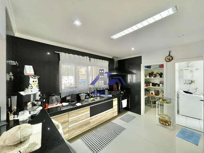 Foto 9 de Sobrado com 4 quartos à venda, 360m2 em Granja Santa Maria, Carapicuiba - SP