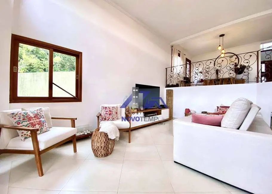 Sobrado com 4 quartos à venda, 337m2 em Cotia - SP - imagem 5 Foto 5 de Sobrado com 4 quartos à venda, 337m2 em Cotia - SP