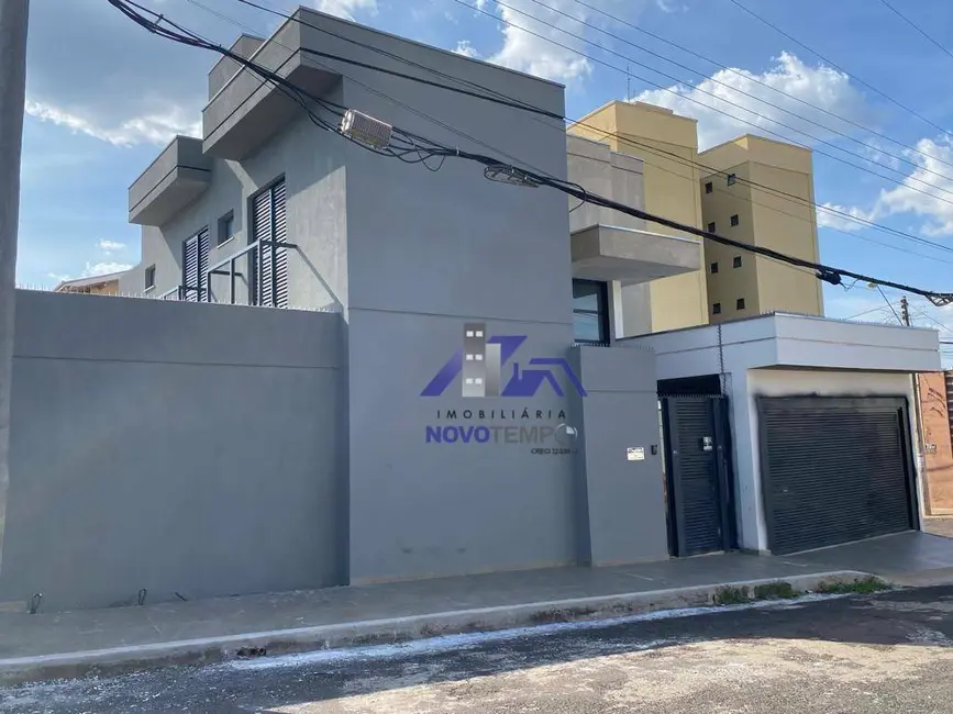 Sobrado com 3 quartos à venda, 227m2 em Jardim Nova Yorque, Aracatuba - SP - imagem 3 Foto 3 de Sobrado com 3 quartos à venda, 227m2 em Jardim Nova Yorque, Aracatuba - SP