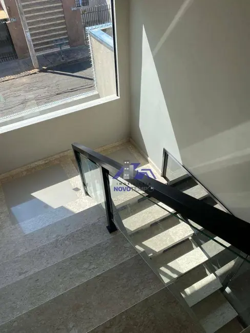 Sobrado com 3 quartos à venda, 227m2 em Jardim Nova Yorque, Aracatuba - SP - imagem 5 Foto 5 de Sobrado com 3 quartos à venda, 227m2 em Jardim Nova Yorque, Aracatuba - SP