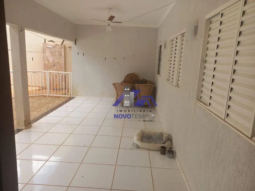 Casa com 3 quartos à venda, 500m2 em Aviação, Aracatuba - SP - imagem 3 Foto 3 de Casa com 3 quartos à venda, 500m2 em Aviação, Aracatuba - SP