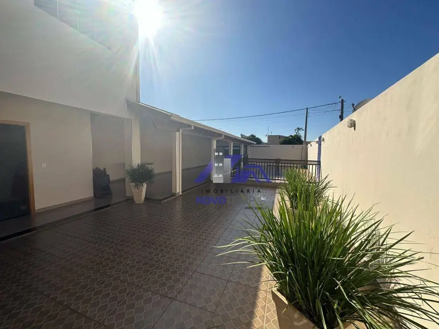 Foto 3 de Sobrado com 2 quartos à venda, 220m2 em Guararapes - SP