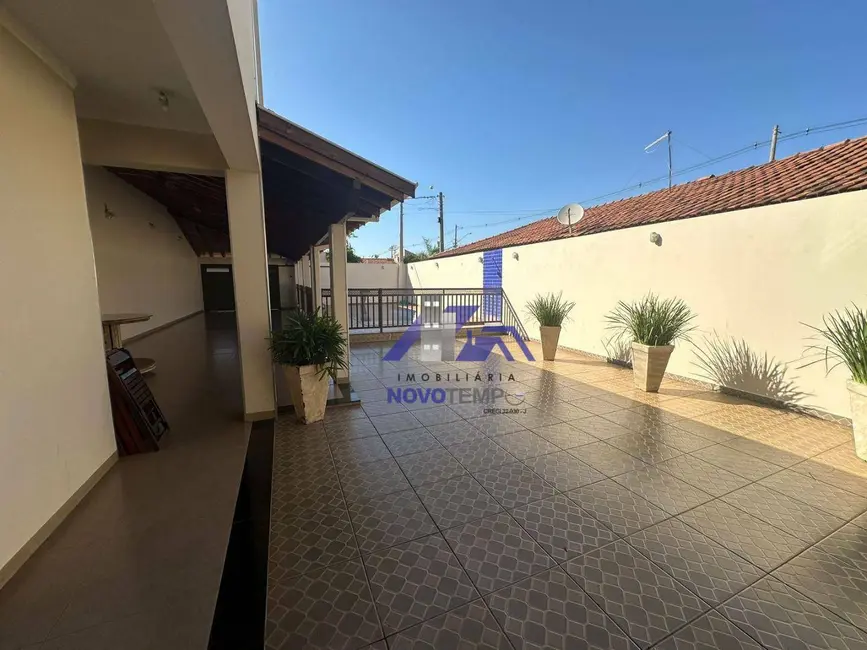 Foto 2 de Sobrado com 2 quartos à venda, 220m2 em Guararapes - SP