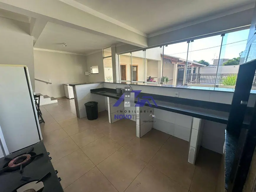 Foto 8 de Sobrado com 2 quartos à venda, 220m2 em Guararapes - SP