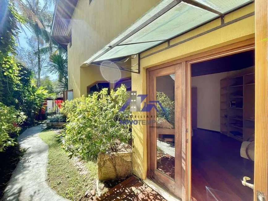 Sobrado com 5 quartos à venda, 1207m2 em Palos Verdes, Carapicuiba - SP - imagem 9 Foto 9 de Sobrado com 5 quartos à venda, 1207m2 em Palos Verdes, Carapicuiba - SP