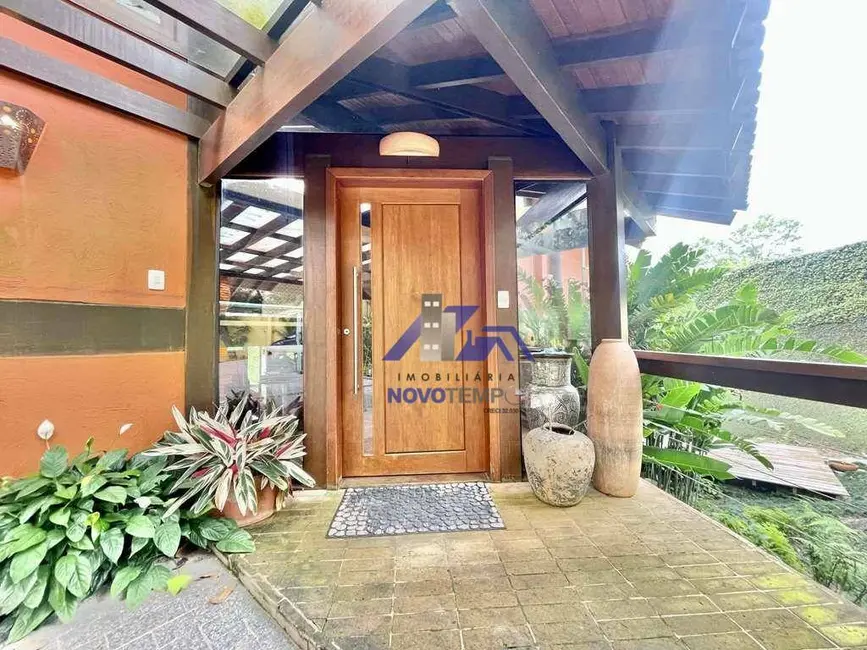 Sobrado com 3 quartos à venda, 1323m2 em Carapicuiba - SP - imagem 5 Foto 5 de Sobrado com 3 quartos à venda, 1323m2 em Carapicuiba - SP