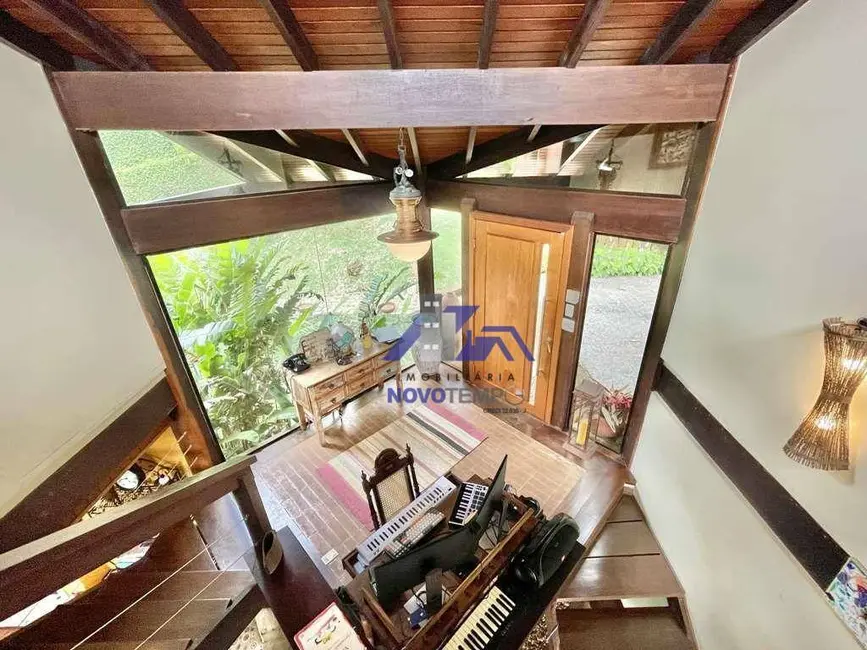 Sobrado com 3 quartos à venda, 1323m2 em Carapicuiba - SP - imagem 6 Foto 6 de Sobrado com 3 quartos à venda, 1323m2 em Carapicuiba - SP