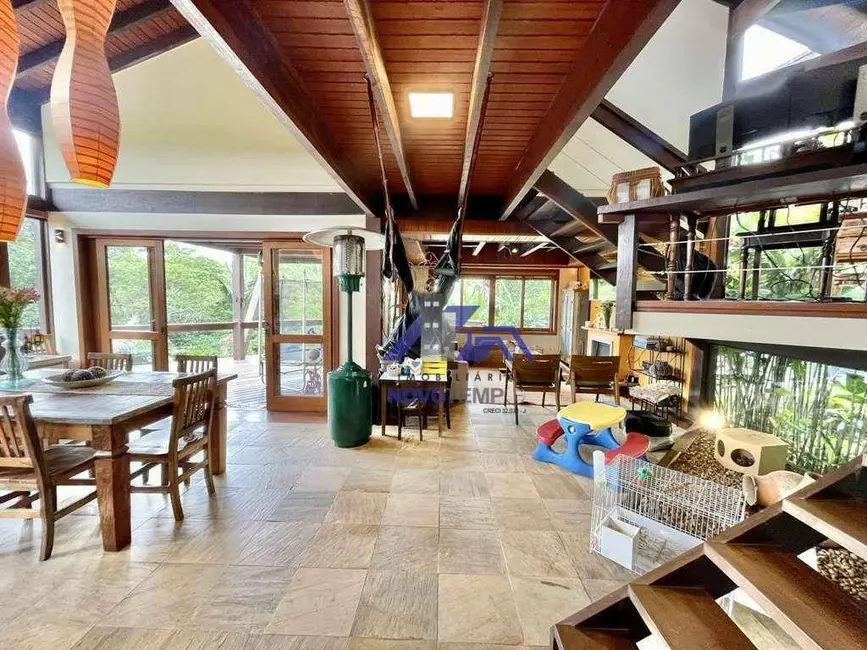 Sobrado com 3 quartos à venda, 1323m2 em Carapicuiba - SP - imagem 9 Foto 9 de Sobrado com 3 quartos à venda, 1323m2 em Carapicuiba - SP