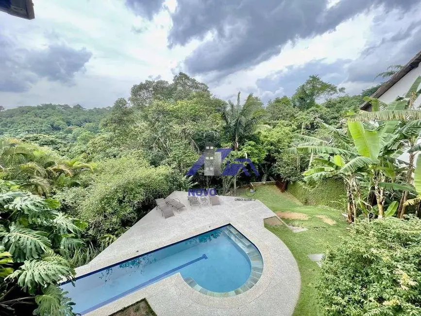 Foto 2 de Sobrado com 3 quartos à venda, 1323m2 em Carapicuiba - SP