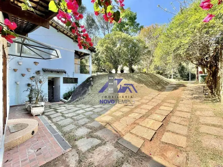 Sobrado com 4 quartos à venda, 1107m2 em Altos de São Fernando, Jandira - SP - imagem 4 Foto 4 de Sobrado com 4 quartos à venda, 1107m2 em Altos de São Fernando, Jandira - SP