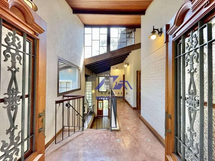 Sobrado com 4 quartos à venda, 1107m2 em Altos de São Fernando, Jandira - SP - imagem 7 Foto 7 de Sobrado com 4 quartos à venda, 1107m2 em Altos de São Fernando, Jandira - SP