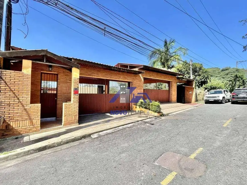 Foto 2 de Sobrado com 3 quartos à venda, 927m2 em Chácara dos Lagos, Carapicuiba - SP