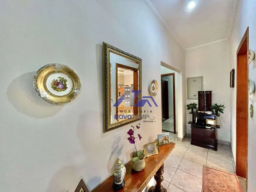 Foto 5 de Casa de Condomínio com 3 quartos à venda e para alugar, 1439m2 em Chácara dos Lagos, Carapicuiba - SP