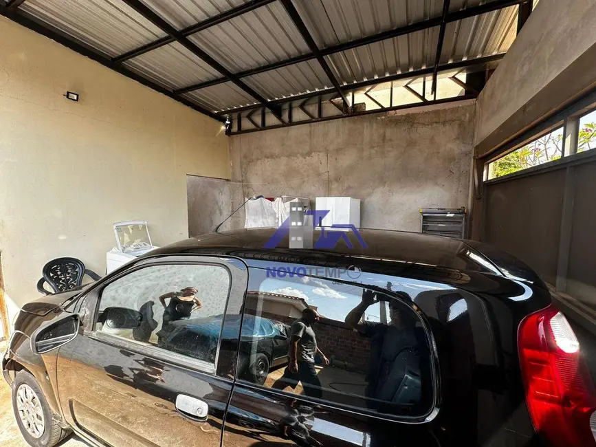 Foto 4 de Casa com 2 quartos à venda e para alugar, 260m2 em Guararapes - SP