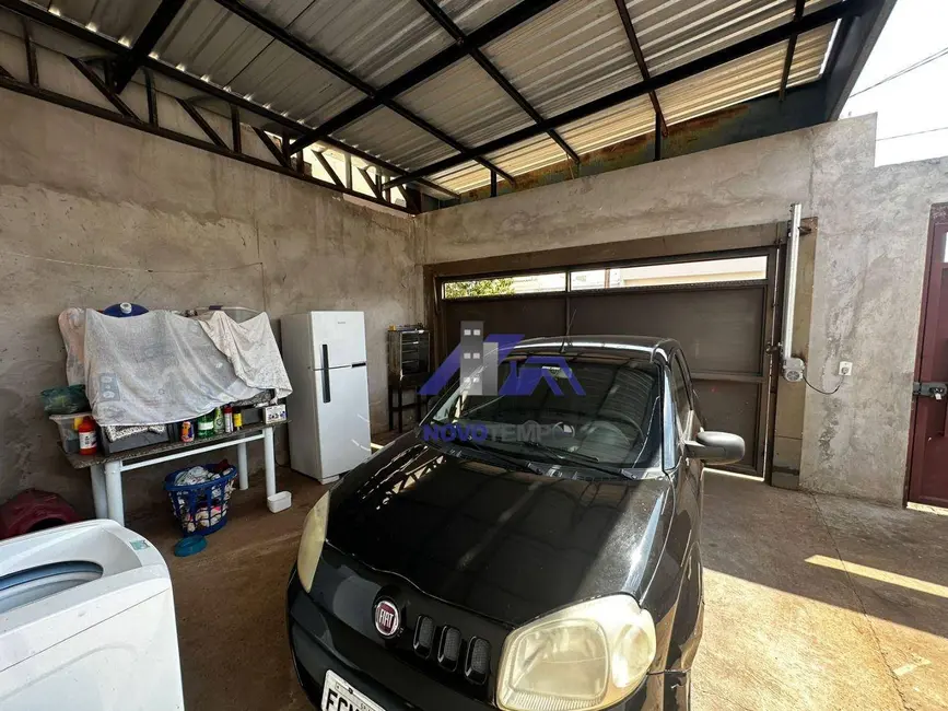 Foto 8 de Casa com 2 quartos à venda e para alugar, 260m2 em Guararapes - SP