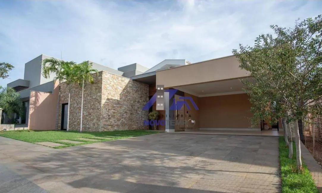 Foto 1 de Casa de Condomínio com 3 quartos à venda, 435m2 em Parque das Árvores II, Birigui - SP