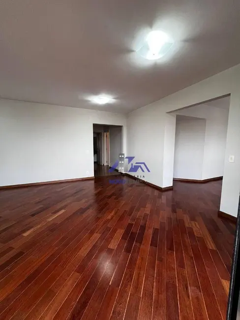 Foto 3 de Apartamento com 4 quartos para alugar, 205m2 em Alphaville Industrial, Barueri - SP