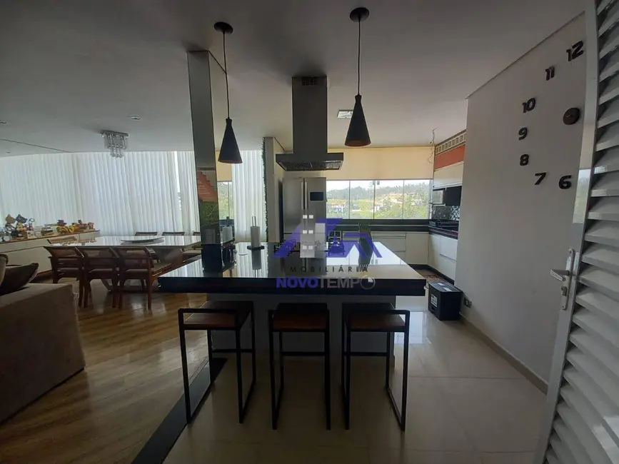 Foto 8 de Sobrado com 3 quartos à venda, 300m2 em Parque Nova Jandira, Jandira - SP