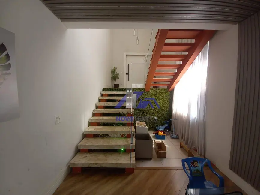 Foto 3 de Sobrado com 3 quartos à venda, 300m2 em Parque Nova Jandira, Jandira - SP