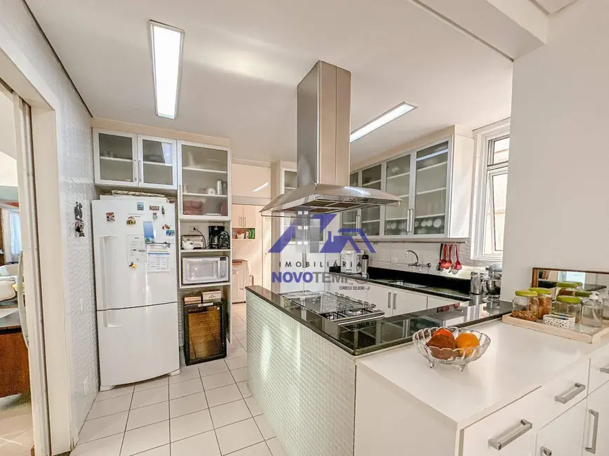 Foto 9 de Sobrado com 4 quartos à venda, 720m2 em Santana De Parnaiba - SP