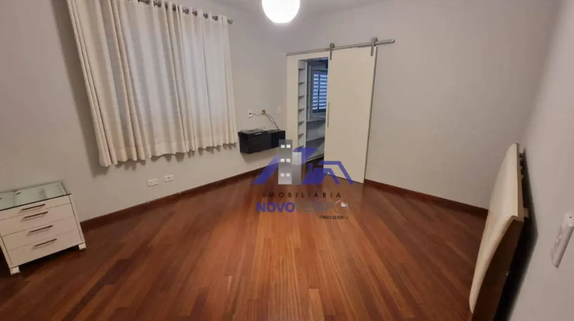 Sobrado com 4 quartos à venda, 368m2 em Santana De Parnaiba - SP - imagem 7 Foto 7 de Sobrado com 4 quartos à venda, 368m2 em Santana De Parnaiba - SP