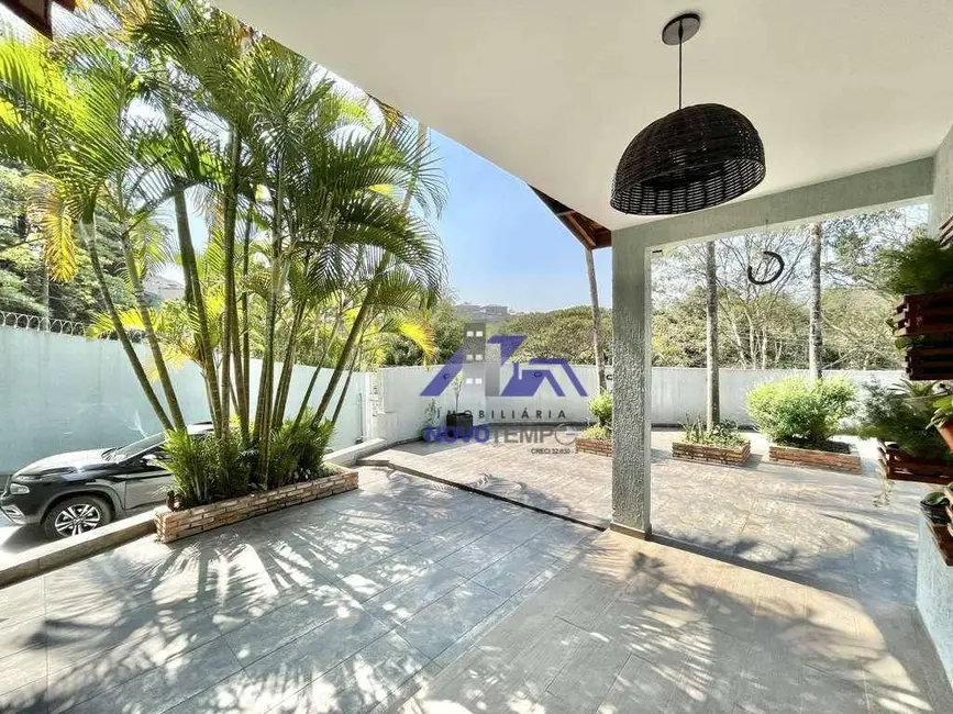 Casa de Condomínio com 3 quartos à venda, 477m2 em Vila Appia Antica, Carapicuiba - SP - imagem 4 Foto 4 de Casa de Condomínio com 3 quartos à venda, 477m2 em Vila Appia Antica, Carapicuiba - SP