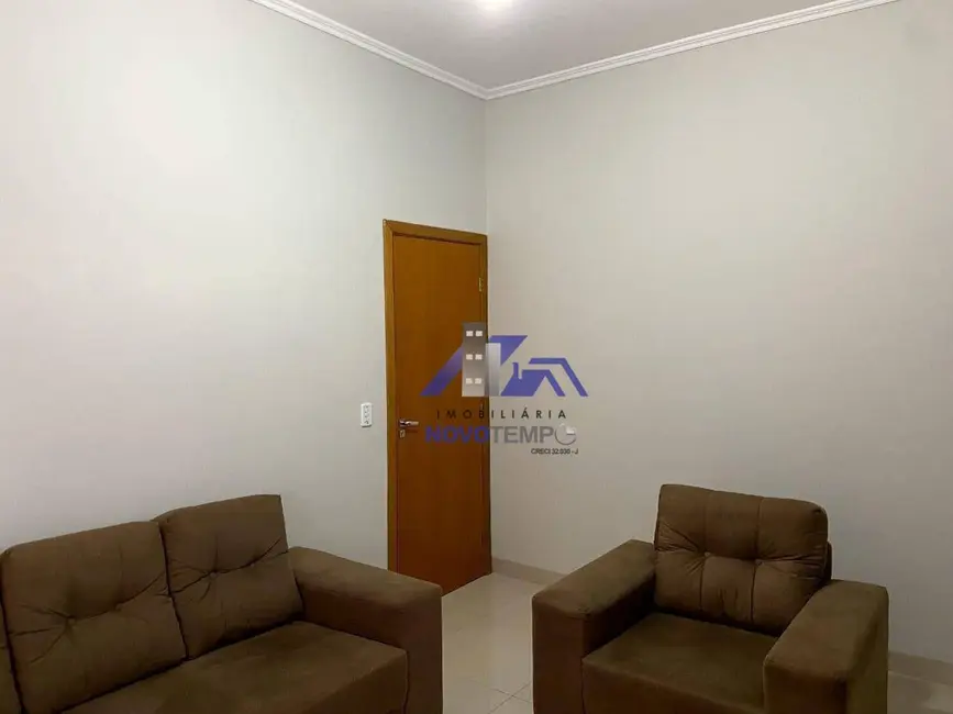 Foto 9 de Casa com 2 quartos à venda, 250m2 em Guararapes - SP