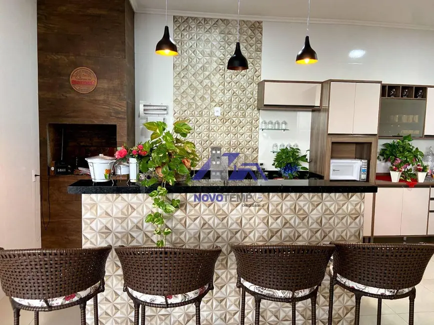 Foto 5 de Casa com 2 quartos à venda, 250m2 em Guararapes - SP